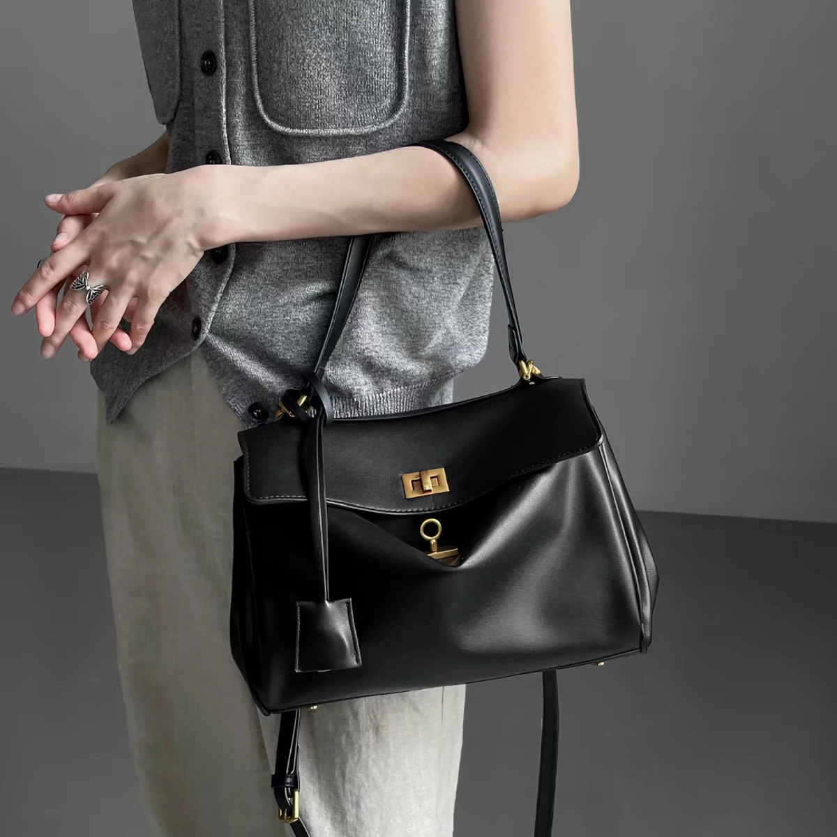 New Stylish Large-capacity Platinum Bag, Women's Casual Versatile Commuting Crossbody Bag, Modern Neutral Business Handbag - Image 2